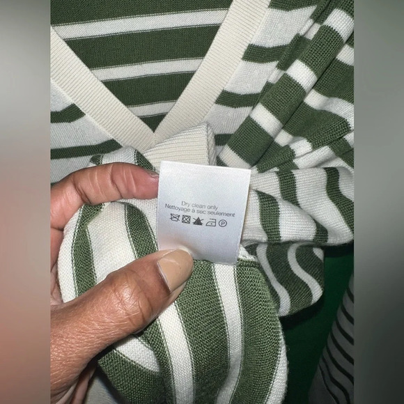 Veronica Beard 100% Wool Sweater size Small - Flaw - Picture 9 of 10